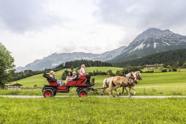 Mit der Kutsche zu den Drehorten